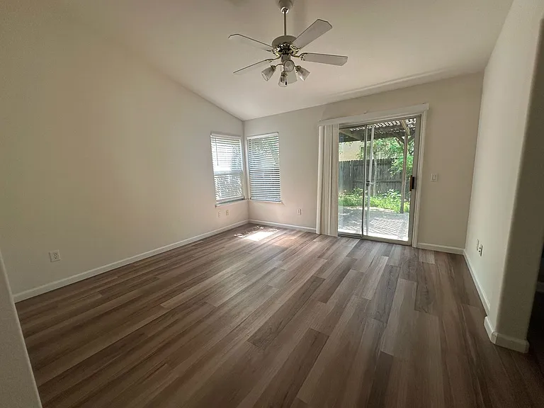 728 Sands Way — Photo 5