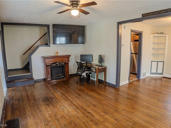 2nd image of 519 Murray Ct