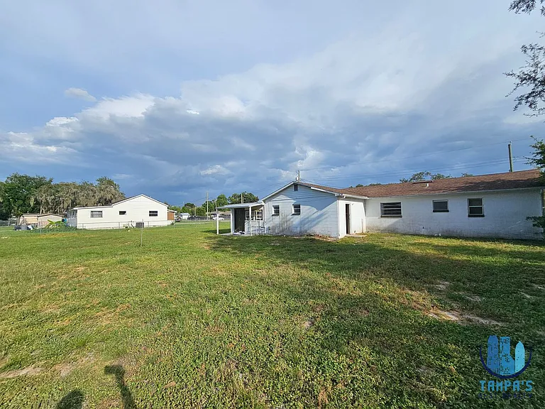 2302 Burns St — Photo 19