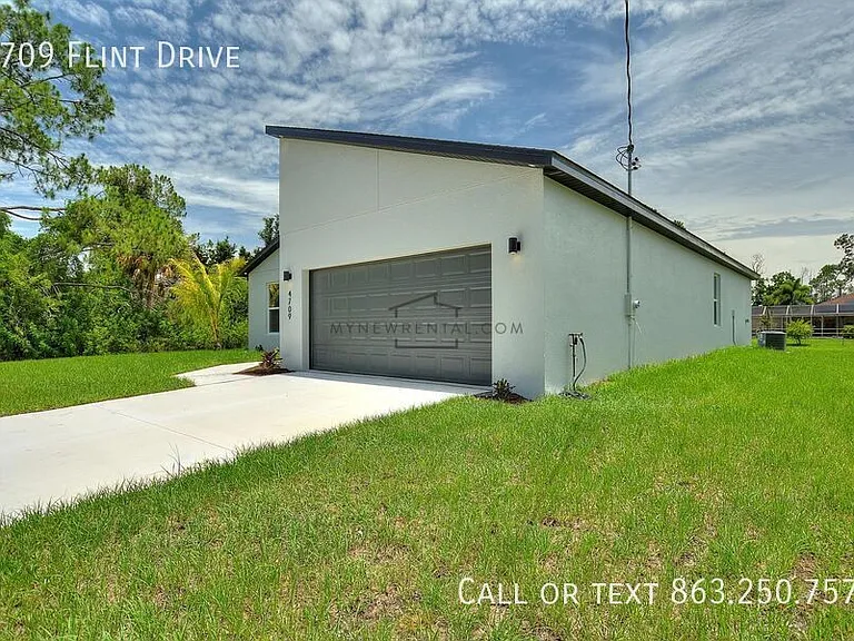 4709 Flint Dr — Photo 3