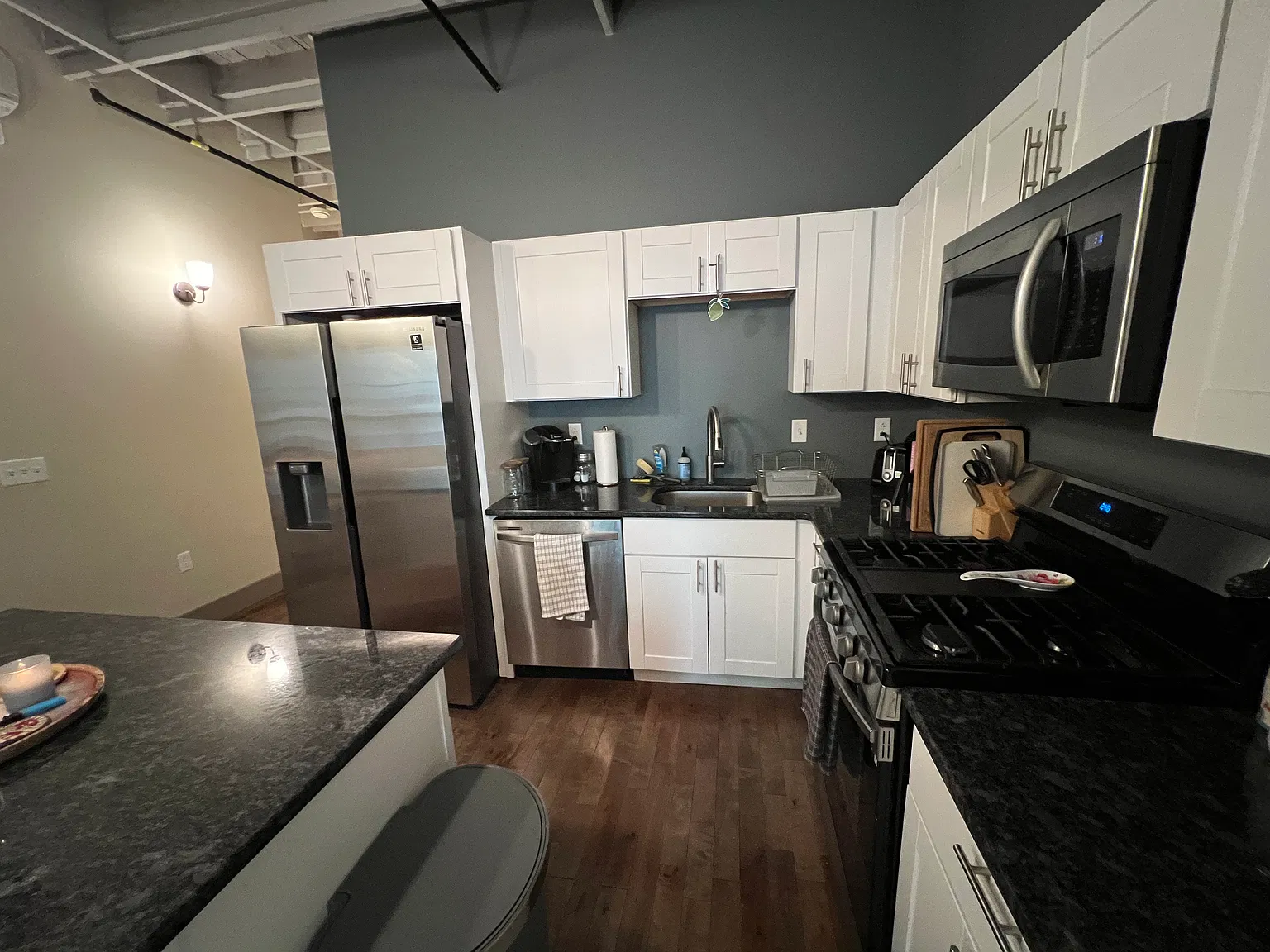1 bed, 800 sqft, $1,850 — Photo 3