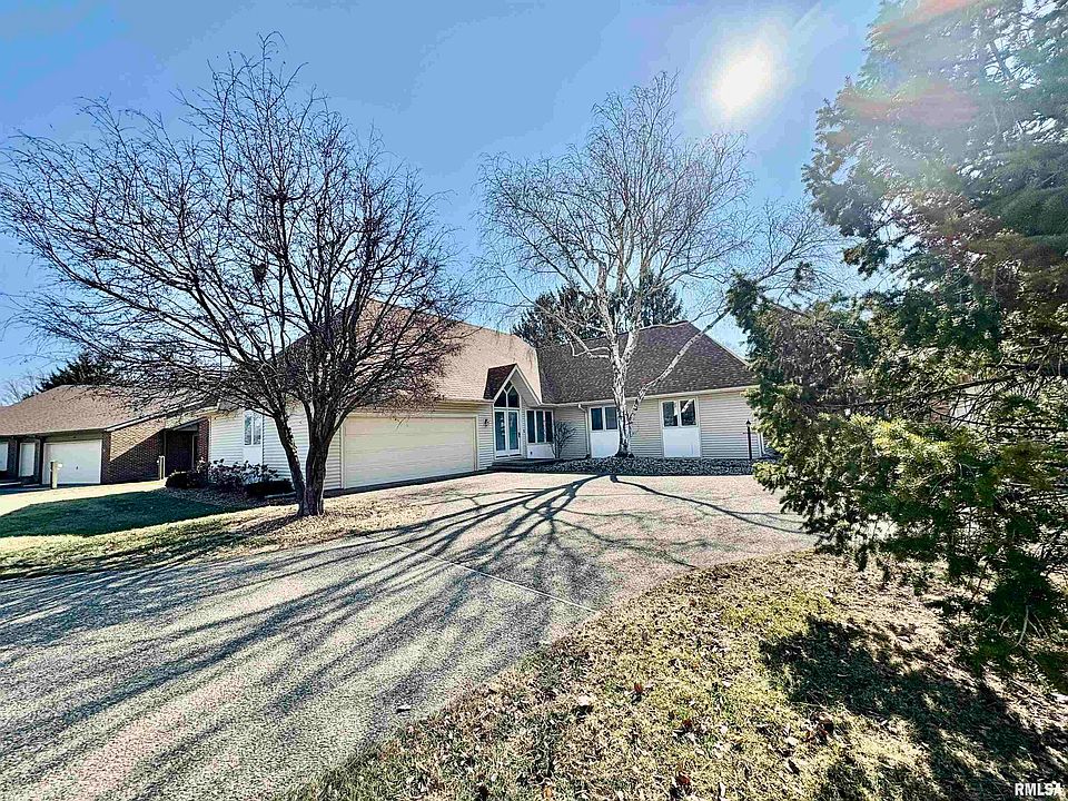 1st image of 5A Eisenhower Dr