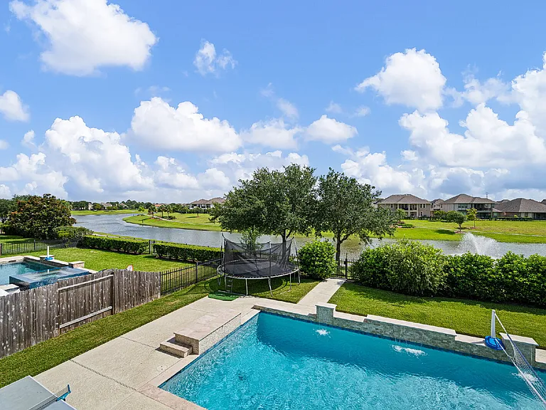 4627 Miramar Dr — Photo 23