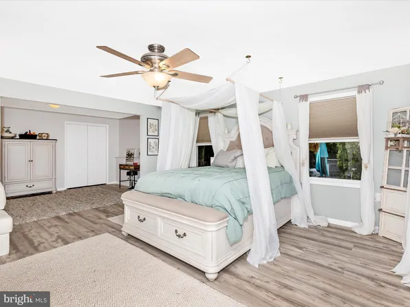 7996 Pleasant Ct, Frederick, MD 21701