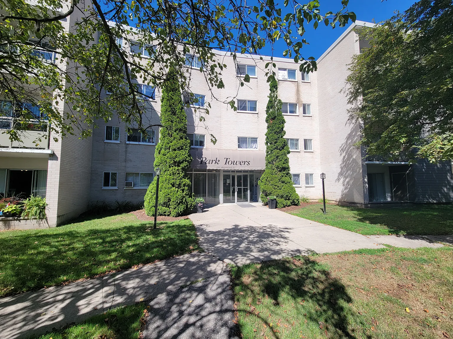 Park Towers Apartments - Choose your rent level - Call for Details - Heat, Water — Photo 2