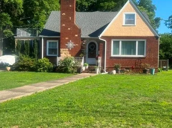 1017 Druid Cir, Charlotte, NC 28206