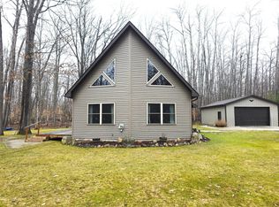 2165 Red Oak Trl, Indian River, MI 49749