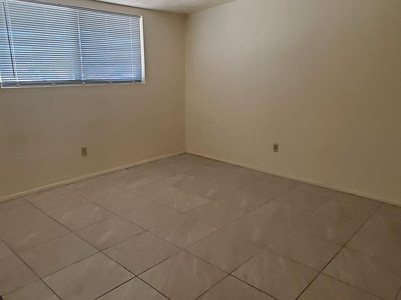 5th image of 2601 N Edith Blvd #1