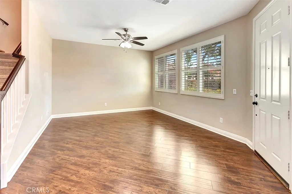 3 bed, 2.5 bath, 1700 sqft, $4,175 — Photo 3