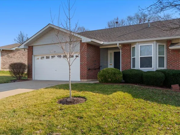20 Faulkner Dr, Saint Charles, MO 63303