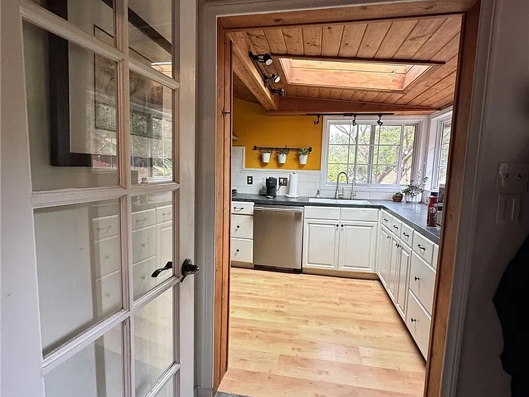 456 S Skyline Dr — Photo 10