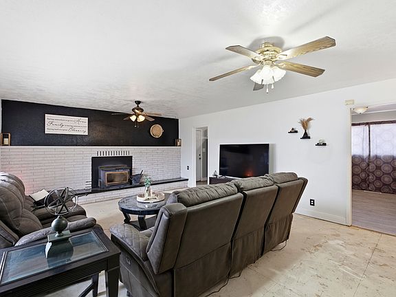 3rd image of 1800 W 1500 N