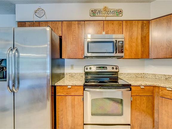 4th image of 15109 Barby Ave