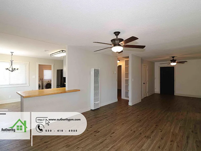 3457 Charles St — Photo 6