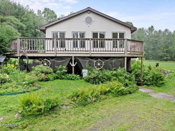 1536 County Highway 110, Broadalbin, NY 12025