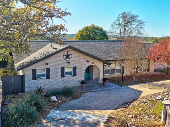 1015 W Main St, Kerrville, TX 78028