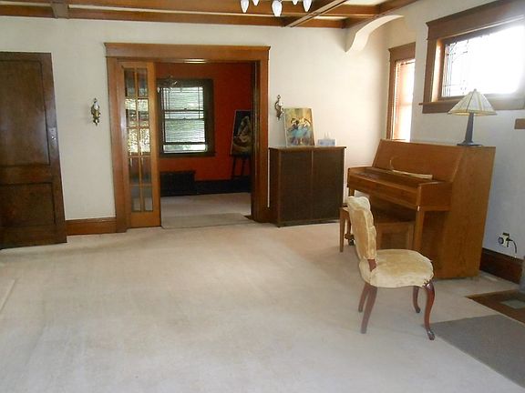 3rd image of 666 Park Ave