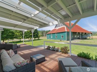 18 Beaver Estates Ln, Cathlamet, WA 98612