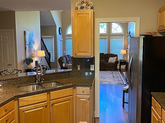 2nd image of 3847 Retreat Dr