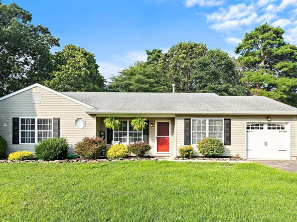 125 New Hope St, Tuckerton, NJ 08087