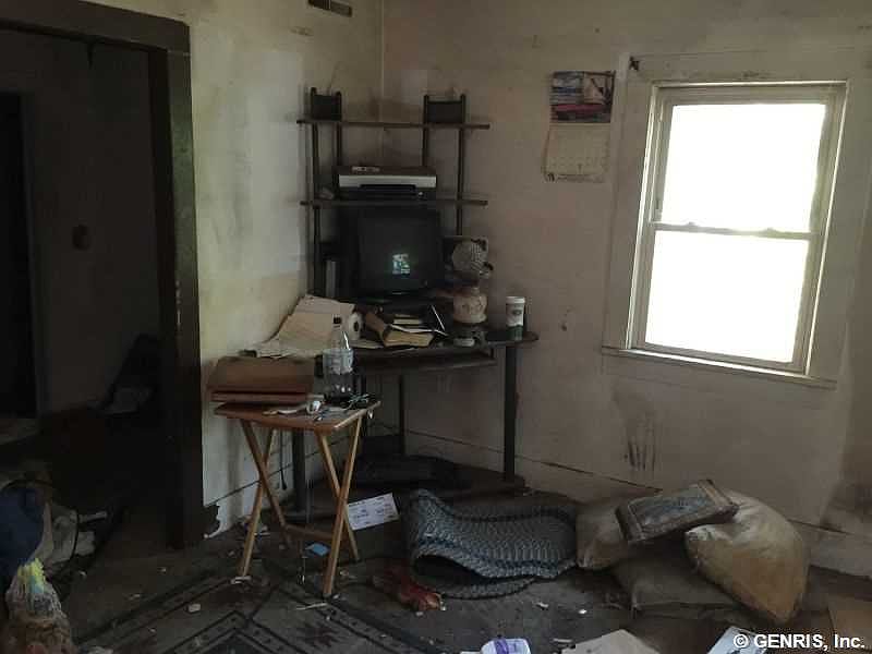 2nd image of 22 Berry St