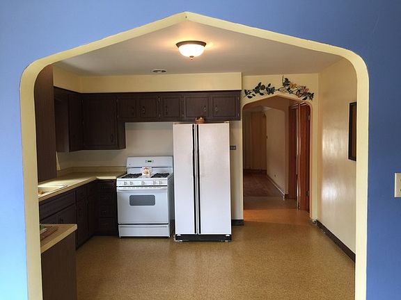 5th image of 3819 Cuyler Ave