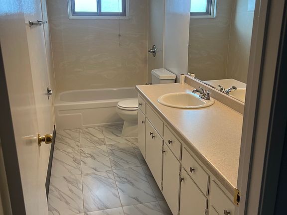 4th image of 612 Sybil Ave APT 3