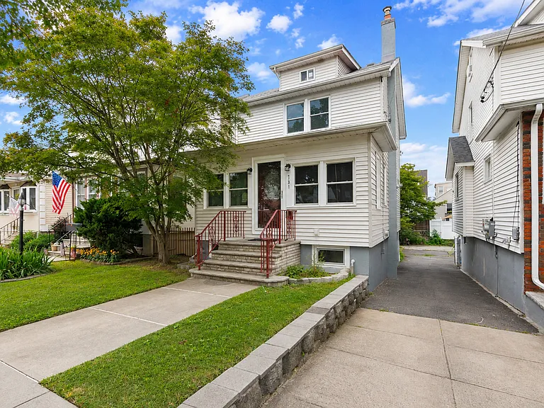 731 Humboldt St — Photo 1