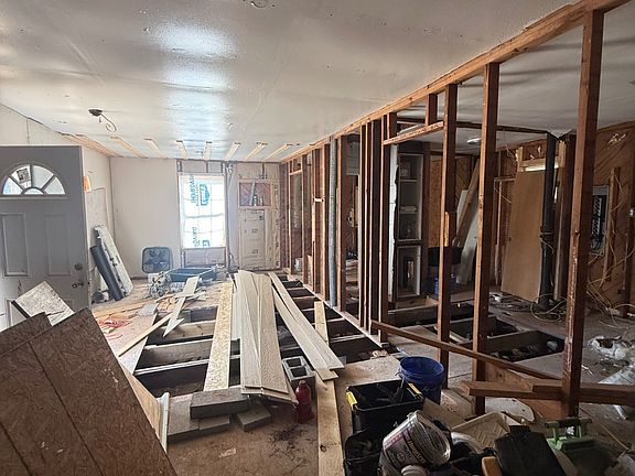 3rd image of 1622 W Cedar St