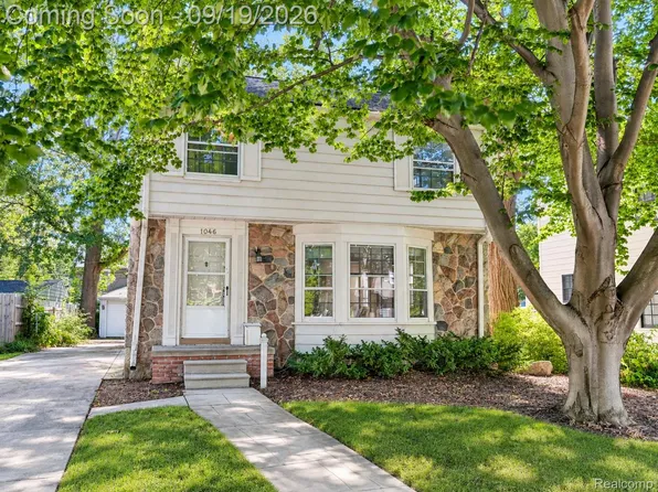 1046 Oakridge Ave, Royal Oak, MI 48067