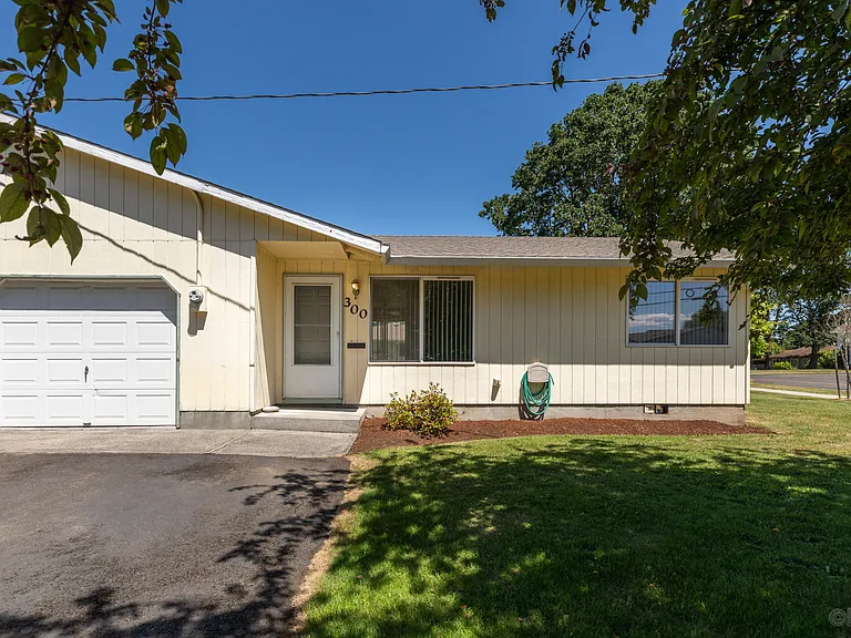 300 N Vernonia Rd — Photo 1