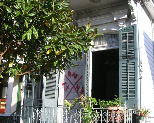 4th image of 827 Poland Ave