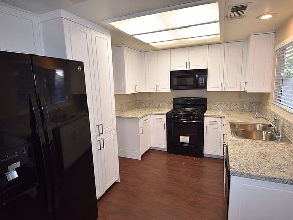 4th image of 330 Hutchings Ln