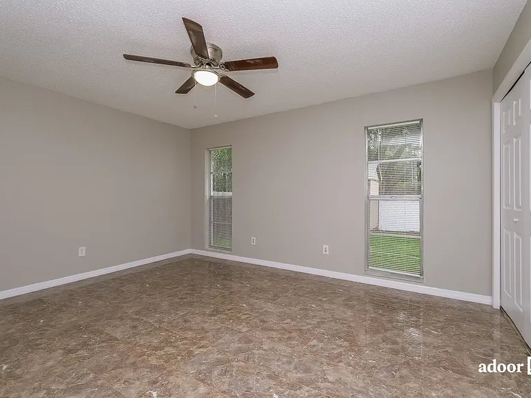 2210 Valleybrook Ave — Photo 12