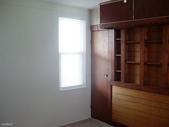 Back Room: usually used as a 2nd bedroom. Contains built in