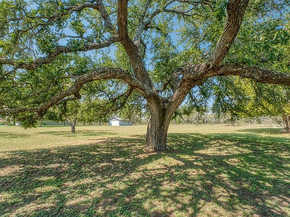 5th image of 4015 Hermosa Dr