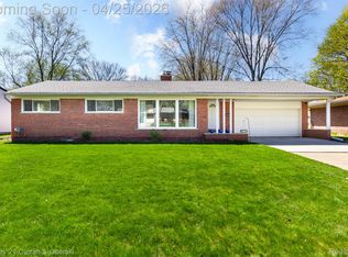 22803 Manning St, Farmington, MI 48336