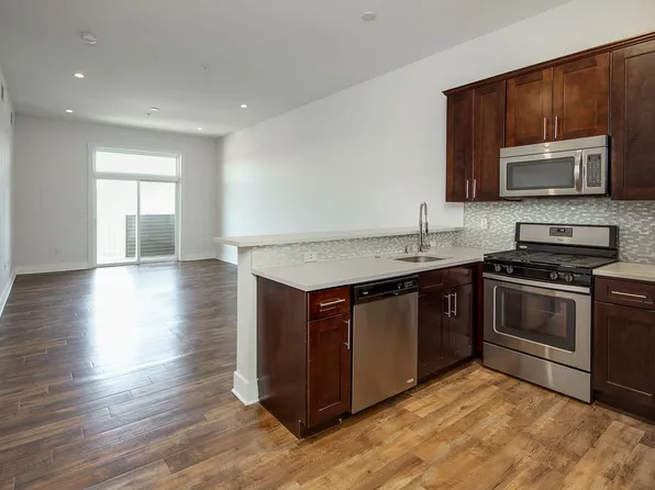 6200 Hudson Avenue 306 image 2 of 19