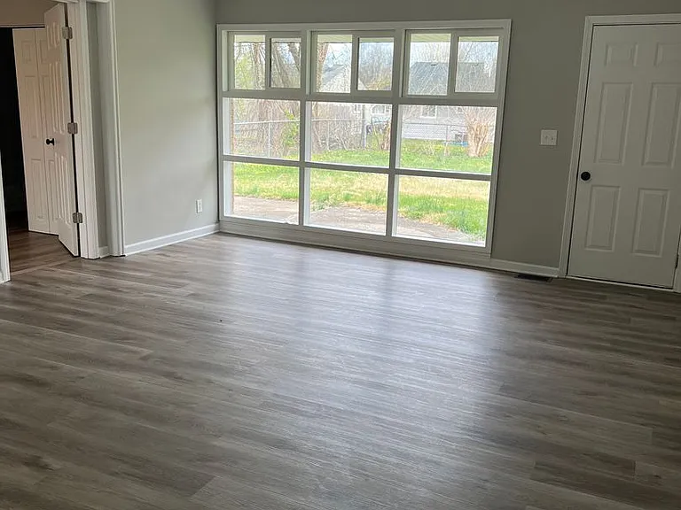 8826 Cabot Dr — Photo 7