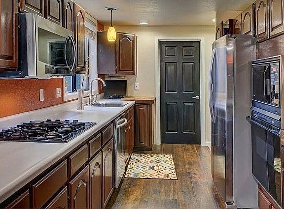 5th image of 3768 SE Ardenwald Pl