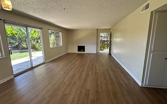 5th image of 2727 Bayshore Ave