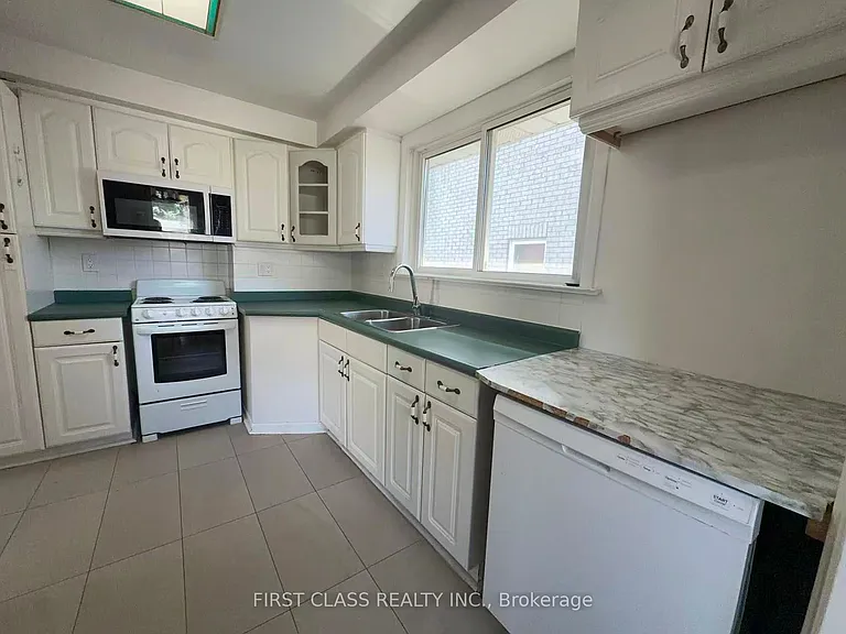 109 Goulding Ave — Photo 3