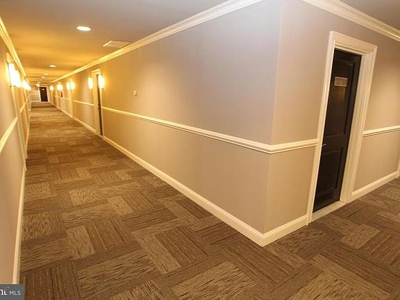 3rd image of 200 N Sycamore St APT 3F