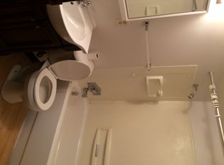 830 W Church St APT 2, Sheridan, IL 60551