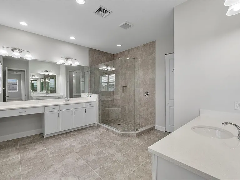 5206 Liberty Ln — Photo 9