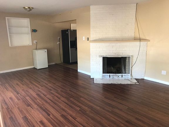 2nd image of 236 Cuesta Dr