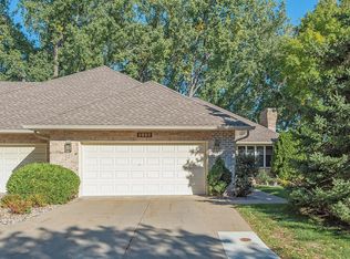 2225 Ferris Ln, Roseville, MN 55113