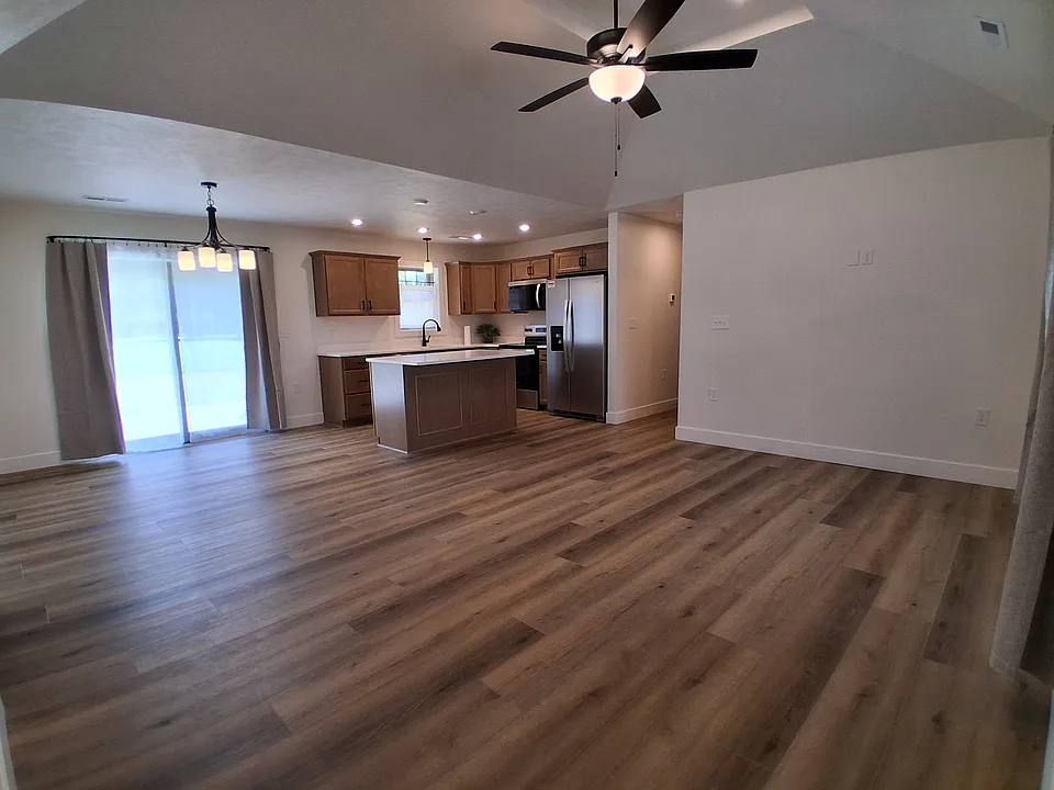 1453 W Todd Ln
