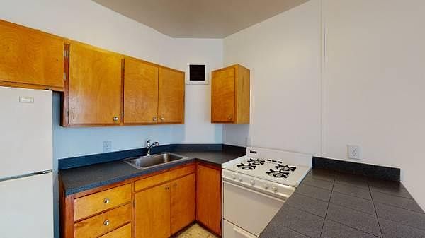 1st image of 1575 Sacramento St #10