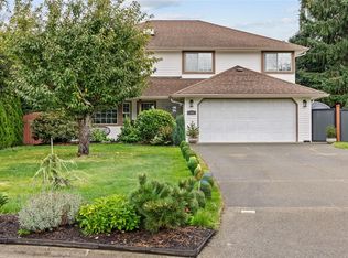 1557 Flicker Pl, Courtenay, BC V9N 8M6